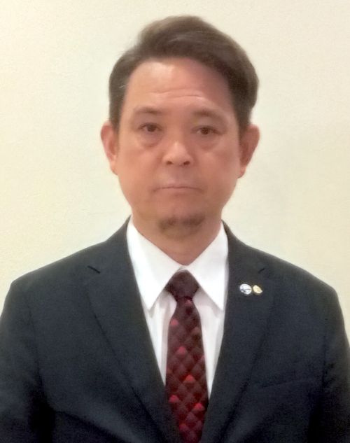 代表取締役社長　三枝新弥